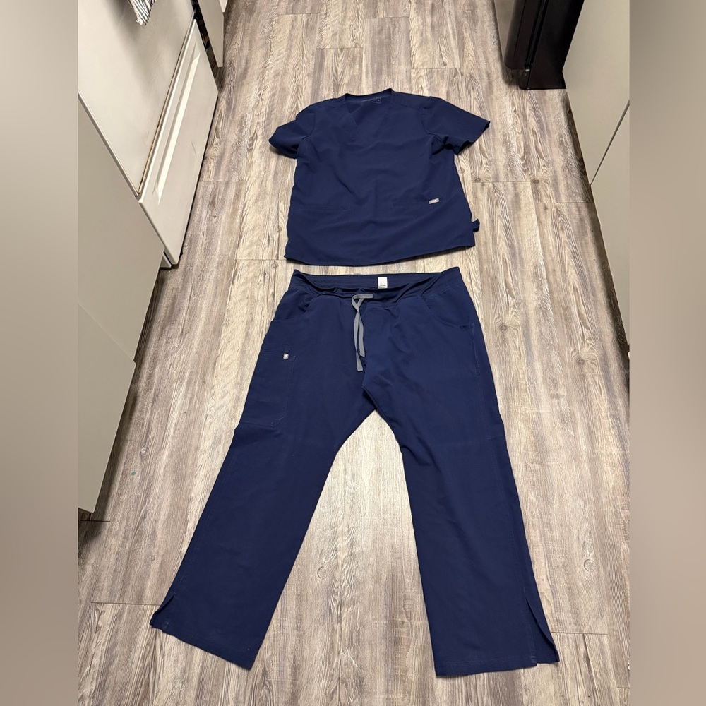 Women’s Figs Sz XLP Scrub Set